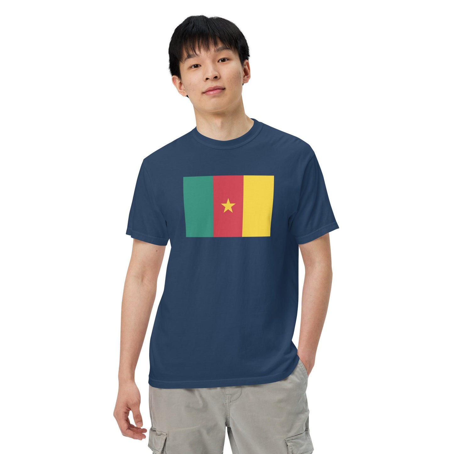 Bold Cameroon flag design tee in black, extra large